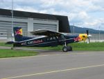 Cliquer pour agrandir 19_Pilatus Red Bull .JPG